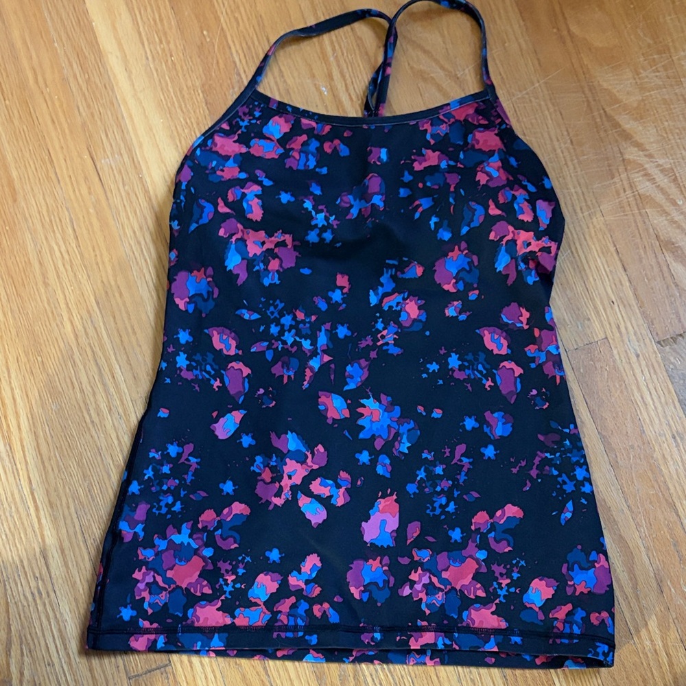 lululemon athletica women’s Black and Blue Floral Tank Top.  Size 8.
